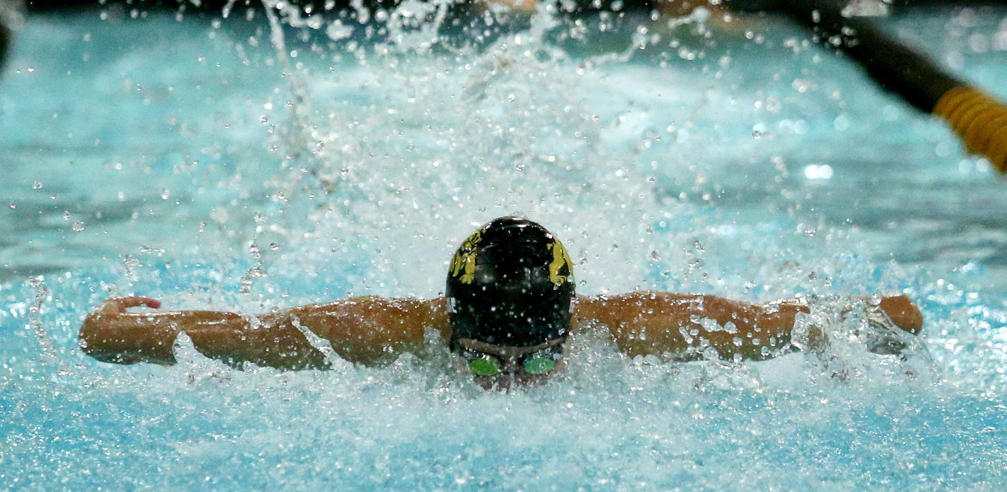 100218-Bett-PV-Swimming-004